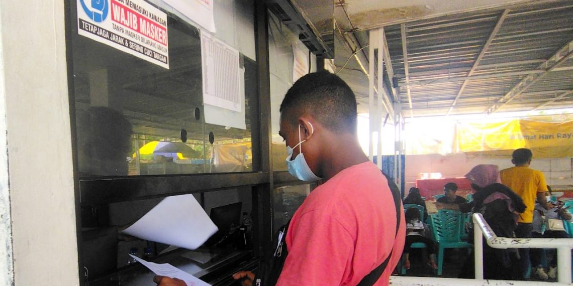 Loket pembayaran rapid test untuk cegah penularan Covid-19 di Pelabuhan ASDP di Bolog, Kupang, NTT, Jumat, 9 Juli 2021. (Ra-KatongNTT.com)