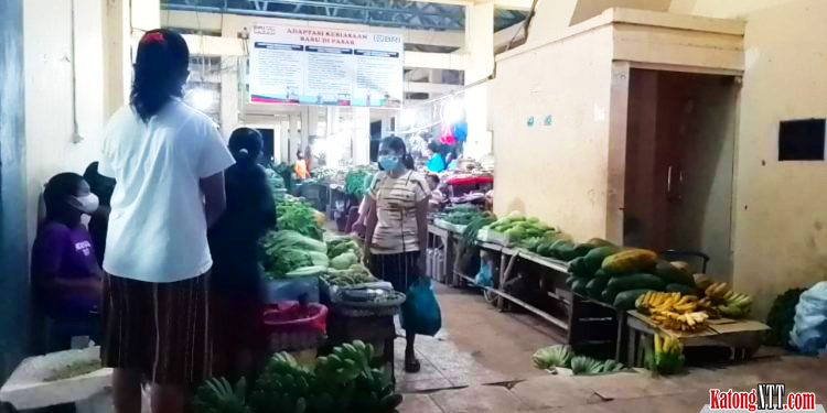 Suasana-Pasar-Potulando-di-Ende-NTT. (Torres)