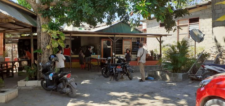 Warung-Sup-Ubi-Merdeka di Kota Kupang, NTT. (Rita Hasugian-KatongNTT.com)