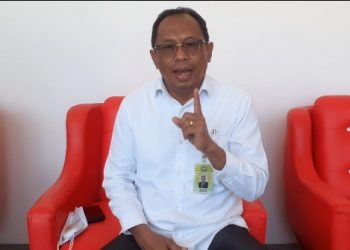 Rektor-Undana-Fredrik-Benu-menjelaskan-soal-Laboratorium-Biokesmas-NTT-Rita-Hasugian-KatongNTT
