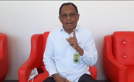 Rektor-Undana-Fredrik-Benu-menjelaskan-soal-Laboratorium-Biokesmas-NTT-Rita-Hasugian-KatongNTT