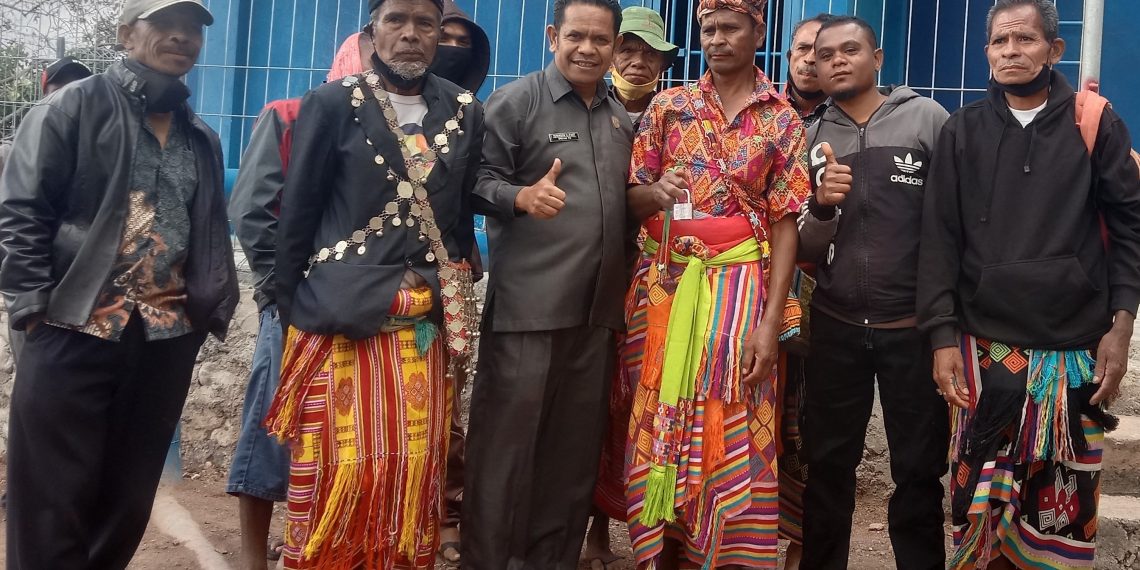 Ketua-Kelompok-BPSPAM-Thobias-Mnune-menolak-jika-sumber-mata-air-Lipan-dikelolah-PDAM-ataupun-lembaga-lain (Gi-KatongNTT.com)