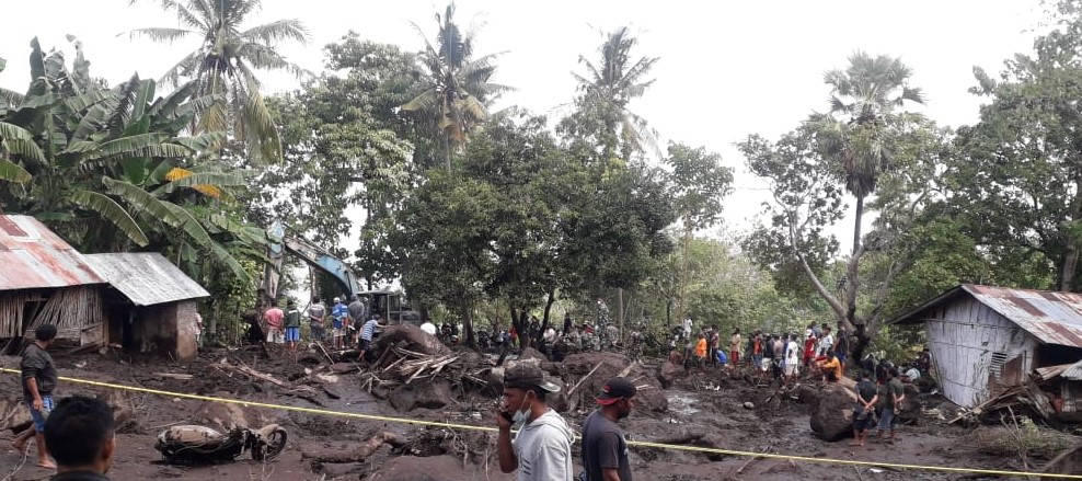 Banjir-bandang-meluluhlantakkan-rumah-rumah-warga-di-Desa-Inerie-Kabupaten-Ngada-NTT-Sabtu-dini-hari, 4 September 2021 (Belmin-KatongNTT.com)-