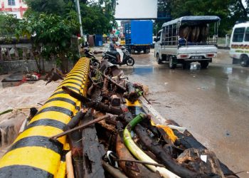 Banjir kembali menerjang beberapa wilayah di Kota Kupang, NTT dipicu hujan deras berhari-hari dan air tertahan disebabkan sampah menumpuk di saluran air pada 23 Februari 2022. (KatongNTT.com)