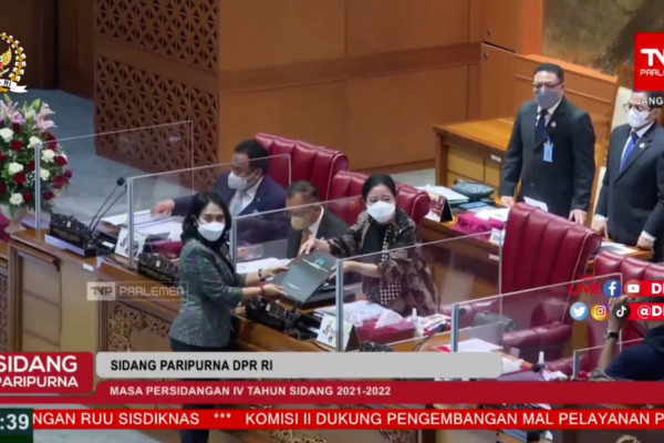 120422-DPR sahkan RUU Tindak Pidana Kekerasan Seksual jadi UU (Antara)
