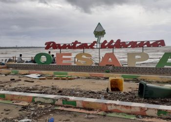 Kondisi pantai Oesapa di Kota Kupang yang luluh lantak akibat badai Siklon Tropis Seroja (KatongNTT)