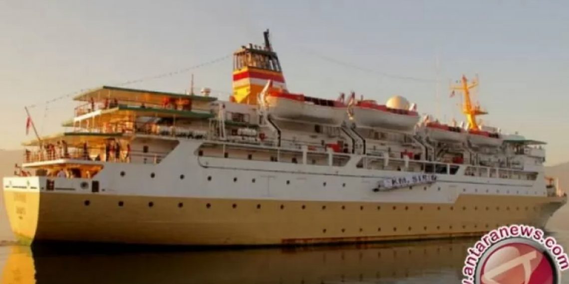Arsip Foto. Kapal penumpang milik PT PELNI, KM Sirimau, di wilayah perairan Kabupaten Alor, Nusa Tenggara Timur. (ANTARA /Kornelis Kaha)