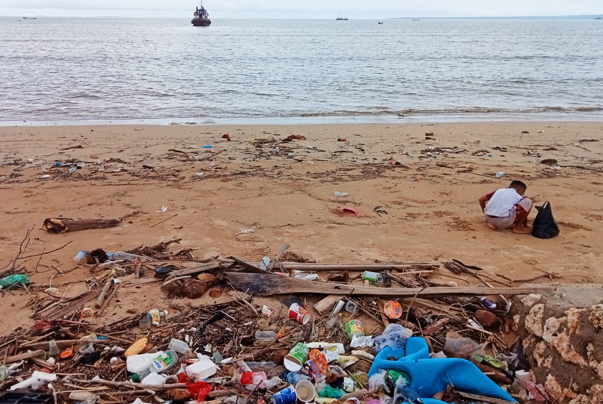 Sampah di Laut NTT Kian Mengkhawatirkan