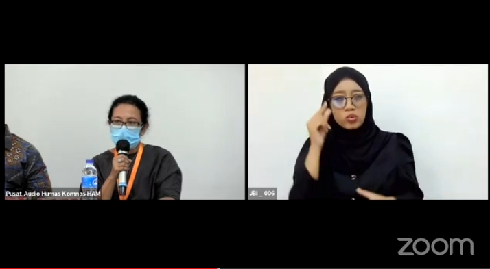 Maria Rita Ida Hasugian (kiri) calon anggota Komnas HAM RI menyampaikan visinya dalam dialog publik di Jakarta (YouTube Komnas HAM RI)