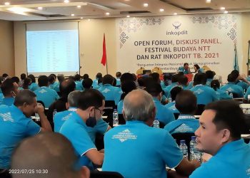 Suasana forum diskusi anggota Koperasi Kredit dan pengurus yang diselenggarakan sebagai rangkaian acara RAT 2021 Inkopdit di kota Kupang, Provinsi NTT, 25 Juli 2022. (Rita-KatongNTT.com)