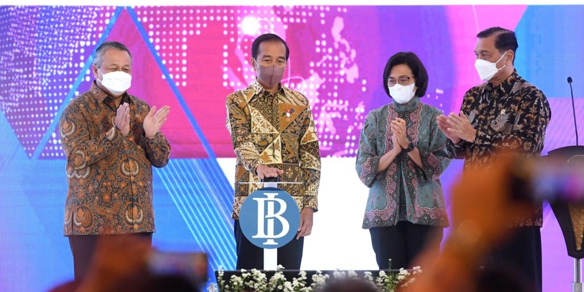 Presiden Joko Widodo melaunching Kartu Kredit Pemerintah Domestik dan QRIS antarnegara (Setneg)