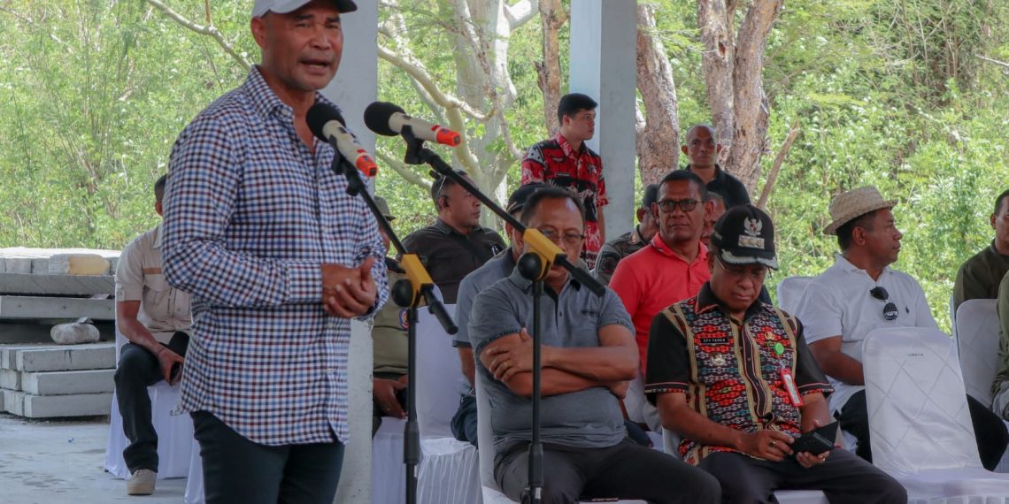 Gubernur NTT, Viktor Bungtilu Laiskodat launching program Kosabangsa di Besipae (Humas Pemprov NTT)