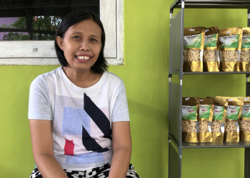 Elsye Lesik, Pelaku UMKM dari Kupang yang memberdayakan Potensi Rumput Laut di NTT menjadi Camilan sehat (KatongNTT)