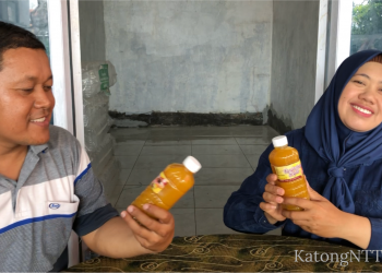 Parlam dan Retna, Pelaku UMKM Jamu di NTT (KatongNTT-Ruth)