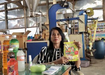 Agustina Ratu, pemilik UMKM Merede, yang memproduksi Sabun Bubuk dan cair di NTT (KatongNTT-Ruth)