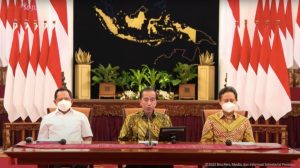 Presiden Jokowi mengumumkan pencabutan kebijakan PPKM di Istana Negara, Jakarta pada Jumat, 30 Desember 2022 (Setkab RI)