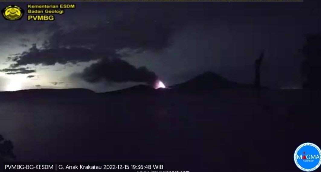Gunung Anak Krakatau Erupsi Kamis, 15 Desember 2022 jam 19.12 WIB (Dok. PVMB)