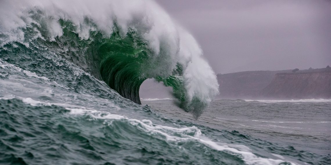 Ilustrasi tsunnami akibat gempa, perlu perkuat mitigasi (Unsplash.com-Todd Turner)