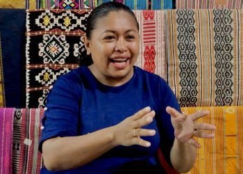 Nita Liwulangi, pemilik UMKM Ensikei yang membuat aksesoris tenun NTT (KatongNTT-Ruth)