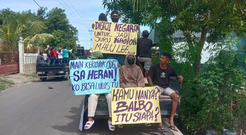 Aksi Bekuk di Polres Lembata, NTT atas kasus penganiayaan ODGJ yang diduga dilakukan oleh polisi (Dok. Bentaranet)