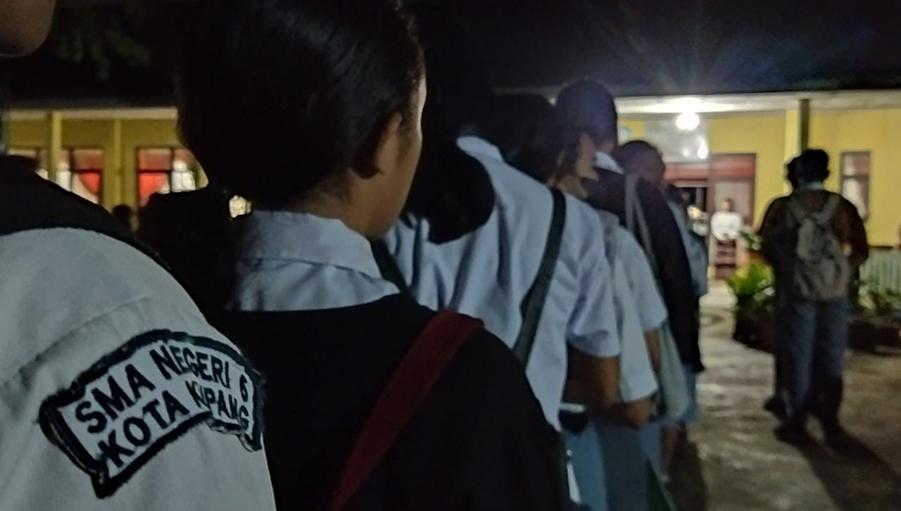 Murid SMA di Kupang, NTT (Putra Bali Mula - KatongNTT.com)