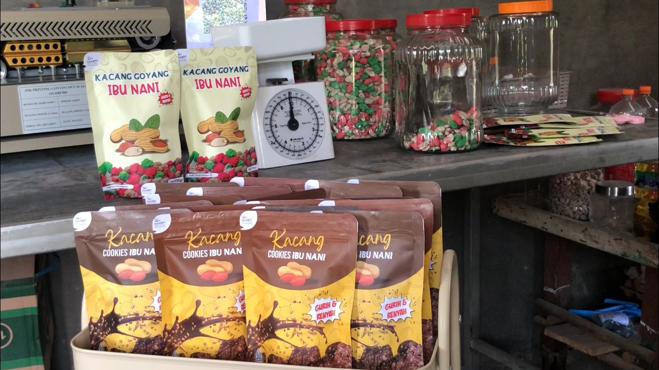Produl Kacang Goyang dan Kacang Cookies Ibu Nani (Ruth - KatongNTT.com)