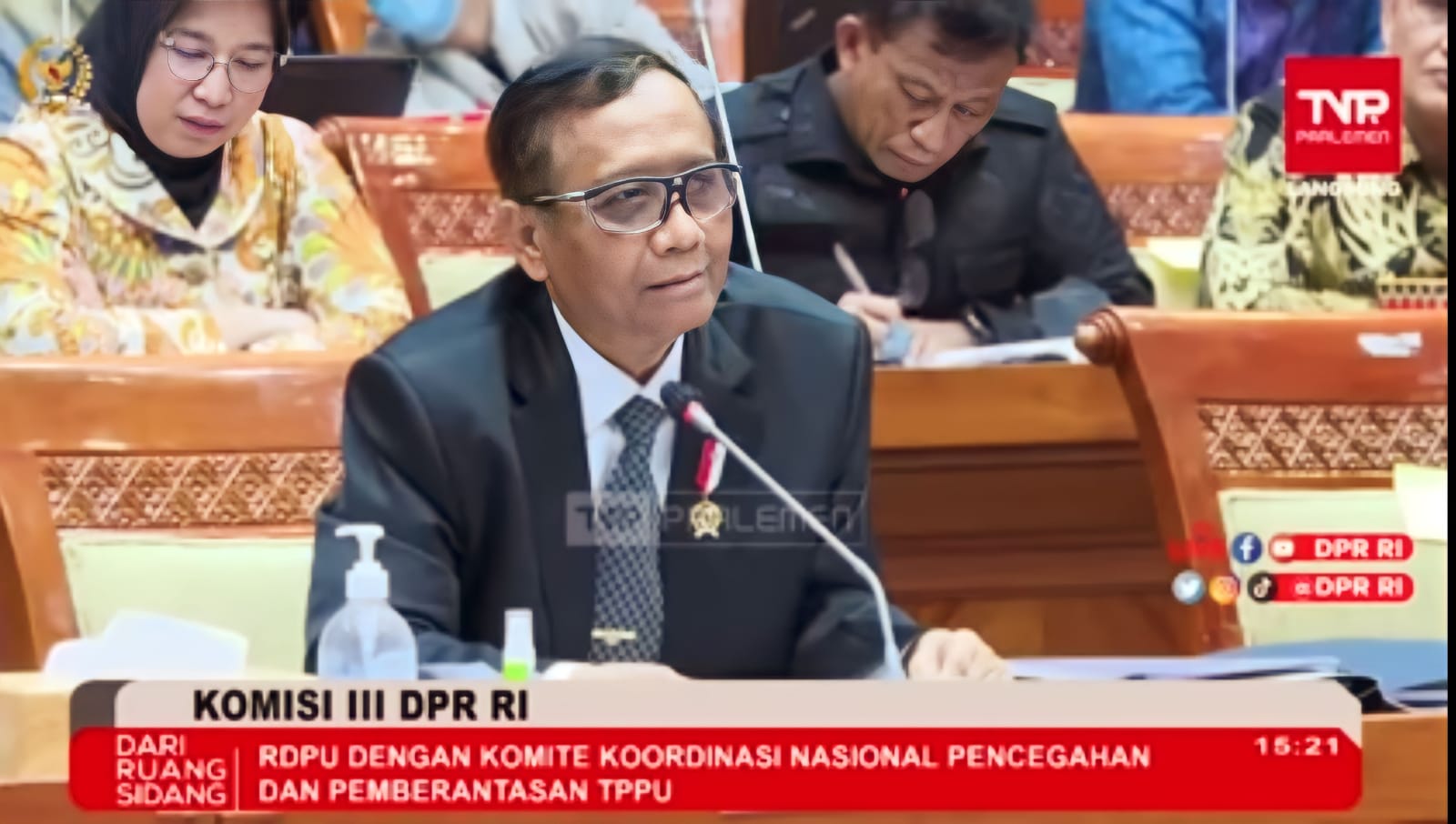 Pejabat BIN Diduga Terlibat TPPO, Romo Paschal Tunggu Mahfud MD di Batam