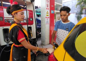 Busana Adat NTT Jadi Sorotan dari Istana Negara Hingga Pom Bensin