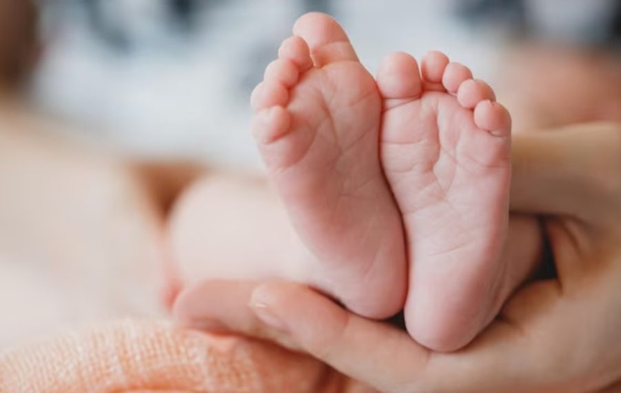 Polisi Tangkap Pasangan Yang Buang Bayi Dalam Kantong McDonald’s