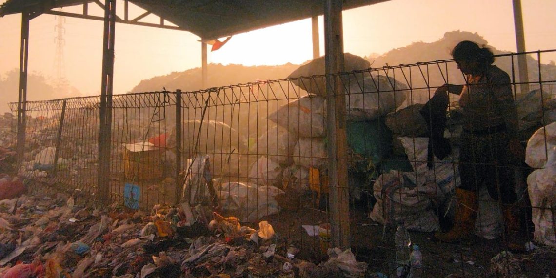 WALHI Proses Perdata Pemkot Kupang Kasus TPA Alak