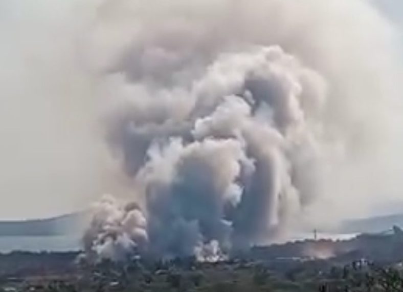 TPA Alak Terbakar, Warga Evakuasi Bayi Hingga Lansia