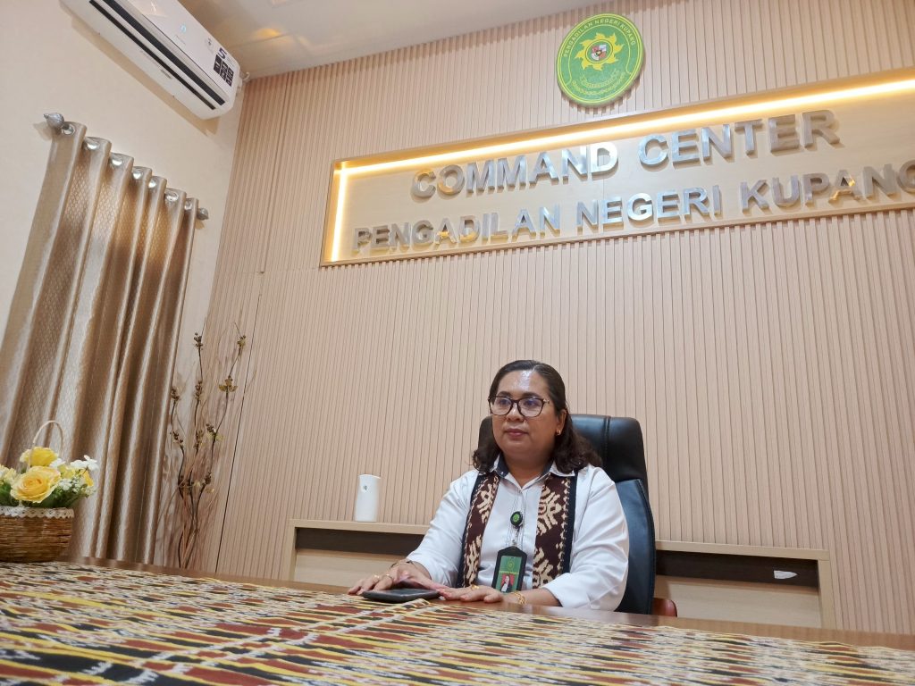 Juru bicara Pengadilan Negeri Kupang, Consilia Palang Ama. (Rian Kore/KatongNTT)