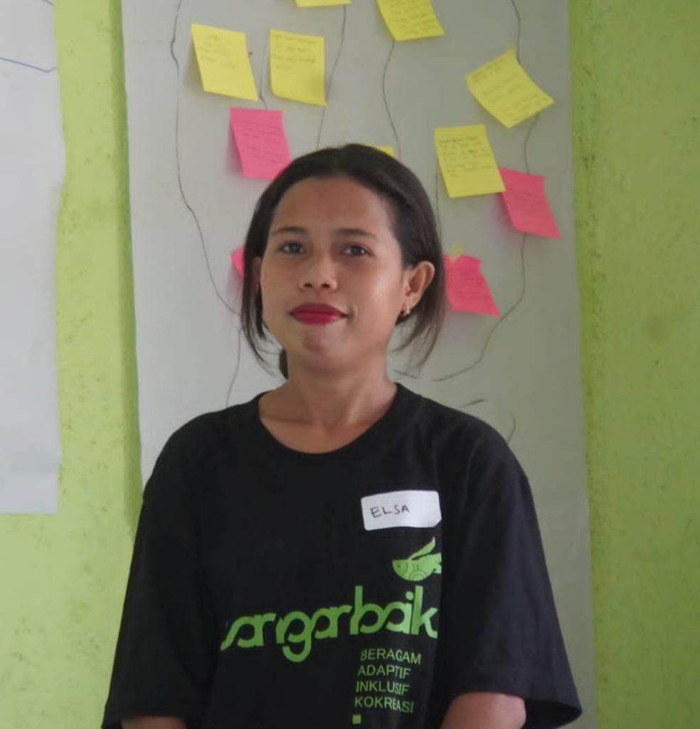 Karmelia Puka, petani muda asal Desa Hewa, Flores Timur yang memutuskan bergabung dengan Komunitas Wetan Helero sebagai dukungan untuk melestarikan tanaman pangan lokal. (Yohanes Fandi/KatongNTT)