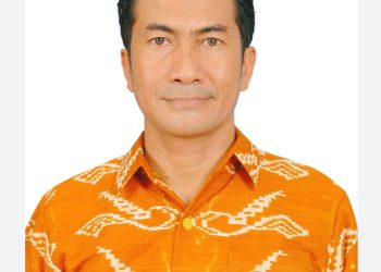 Erasmus Frans Mandato dijerat pasal 28 ayat 3 UU ITE tentang berita bohong atas kritikannya yang diposting di akun FB miliknya tentang penutupan akses jalan desa menuju pantai Bo'a di Rote Barat oleh PT Bo'a Development yang menidirikan hotel Nihi Rote. Pemda Rote tidak mempersoalkan penutupa jalan yang dibangun menggunakan APBD. (Goodkind.id)